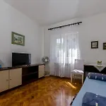 Apartments Jakov