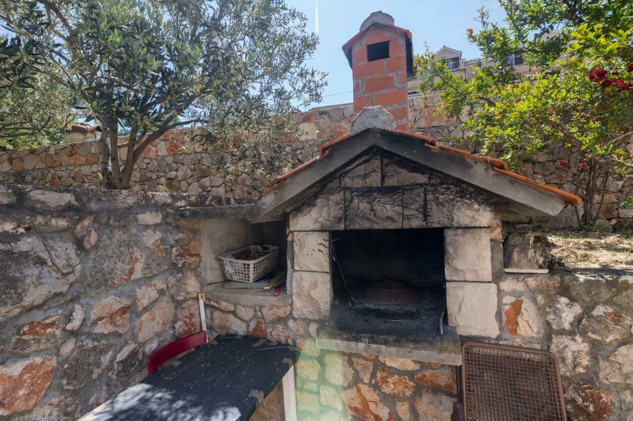 Apartament Jakov *